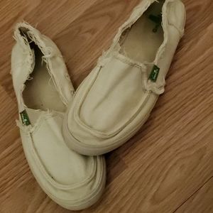 Womens Sanuk shoes size 5